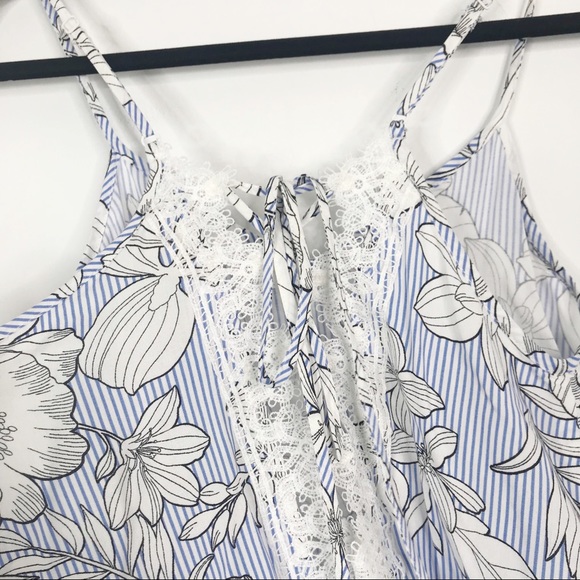 Hem & Thread Floral Lace Up Back Tank Top Blue S - Picture 5 of 8